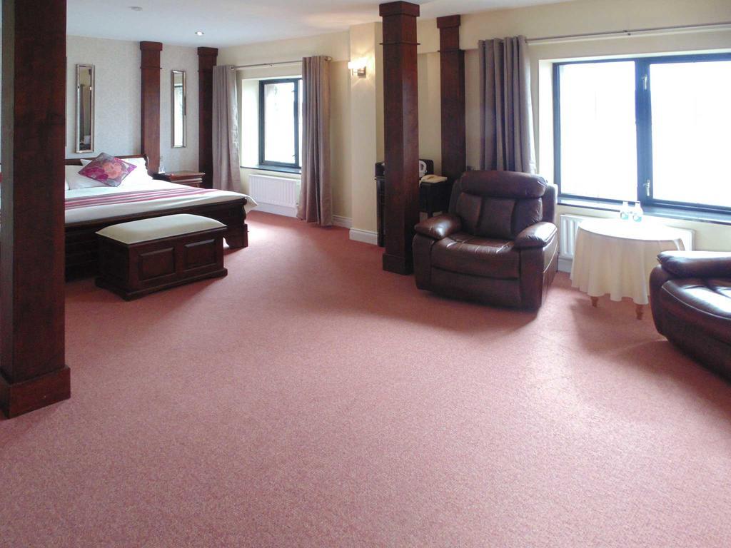 Hotel Ostan Oilean Acla Achill Sound Exterior foto