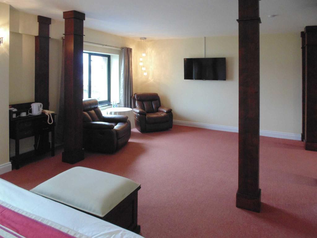 Hotel Ostan Oilean Acla Achill Sound Exterior foto