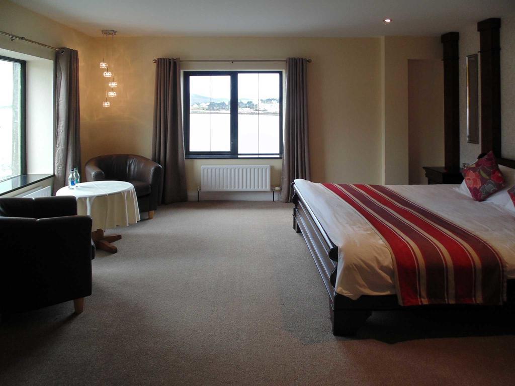 Hotel Ostan Oilean Acla Achill Sound Exterior foto