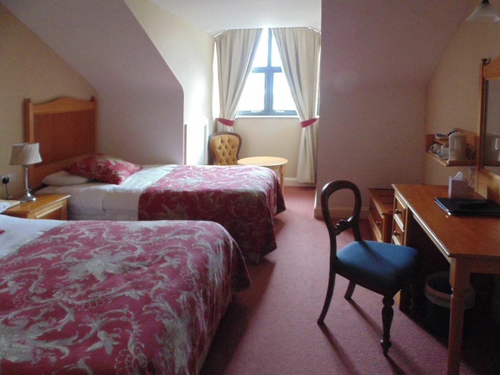 Hotel Ostan Oilean Acla Achill Sound Exterior foto