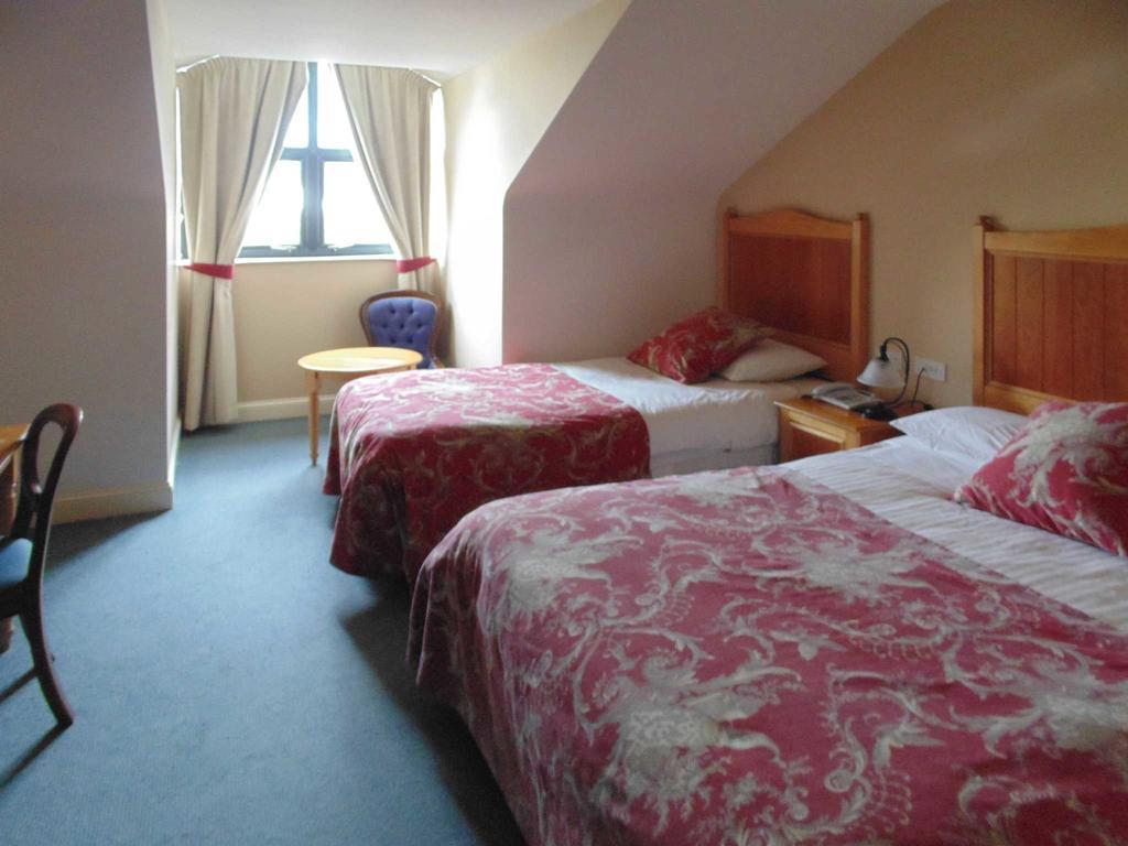 Hotel Ostan Oilean Acla Achill Sound Exterior foto
