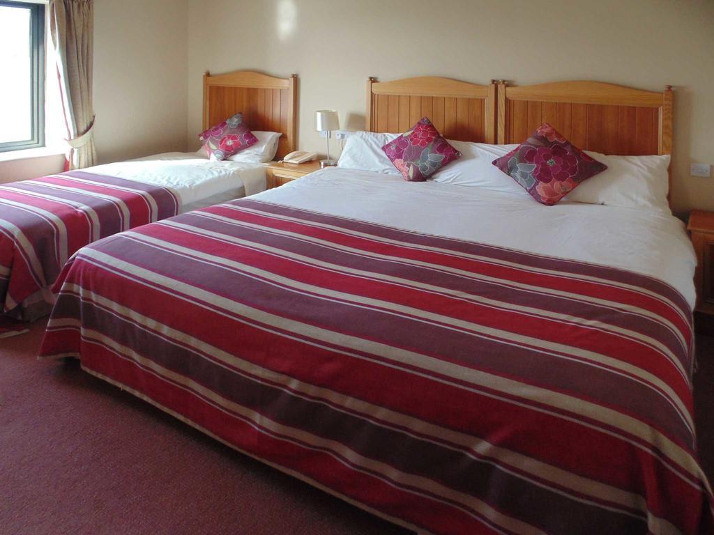Hotel Ostan Oilean Acla Achill Sound Exterior foto