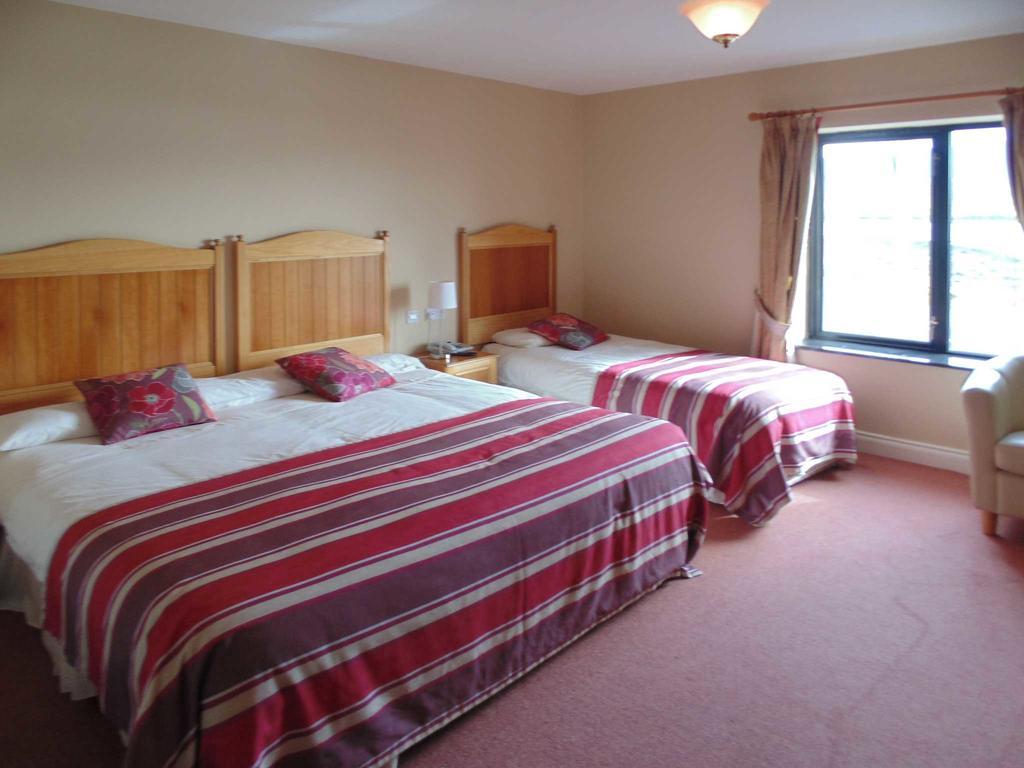 Hotel Ostan Oilean Acla Achill Sound Exterior foto