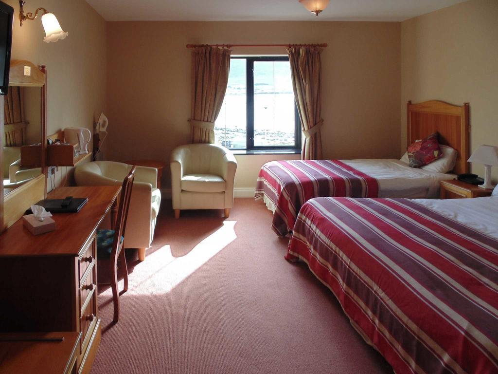 Hotel Ostan Oilean Acla Achill Sound Exterior foto