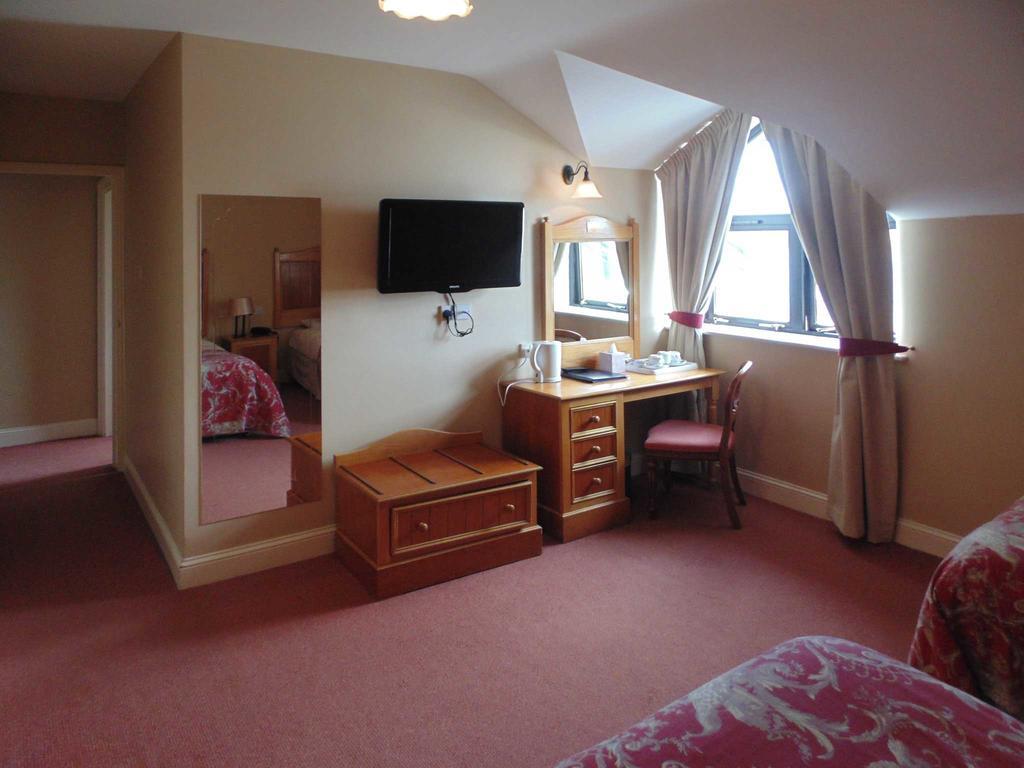 Hotel Ostan Oilean Acla Achill Sound Exterior foto
