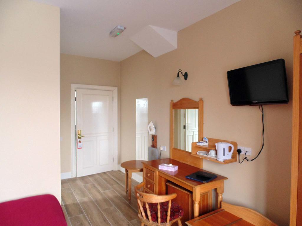 Hotel Ostan Oilean Acla Achill Sound Exterior foto