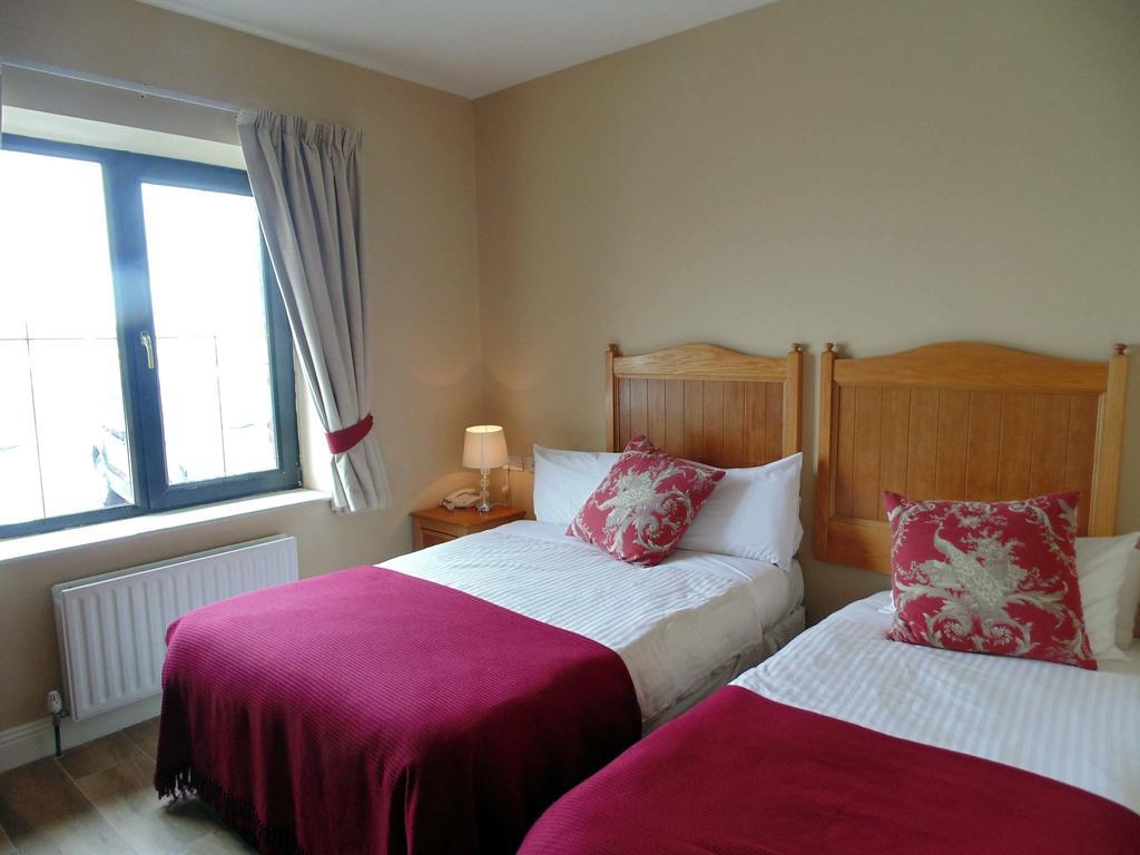 Hotel Ostan Oilean Acla Achill Sound Exterior foto