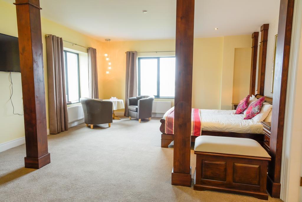 Hotel Ostan Oilean Acla Achill Sound Exterior foto
