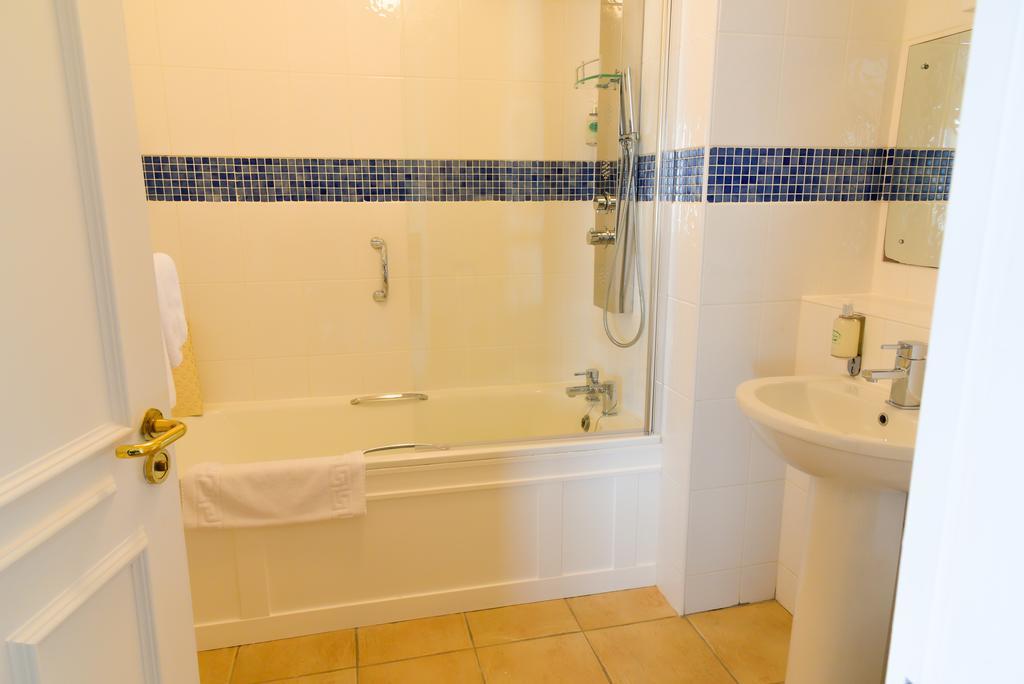 Hotel Ostan Oilean Acla Achill Sound Exterior foto