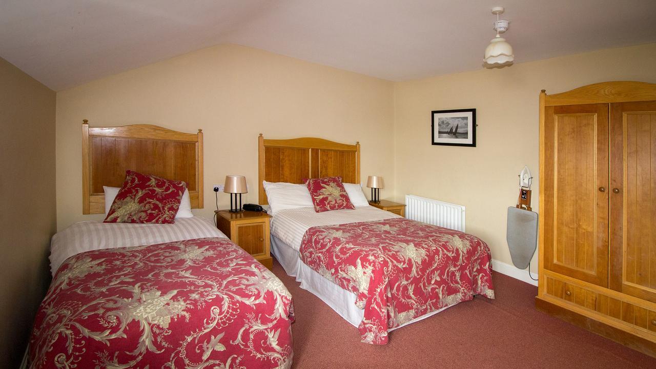 Hotel Ostan Oilean Acla Achill Sound Exterior foto